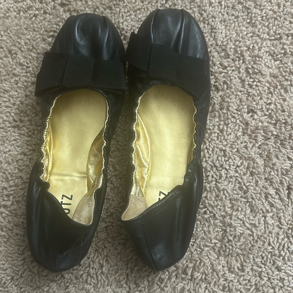 Schutz bow ballet flat 7 1/2